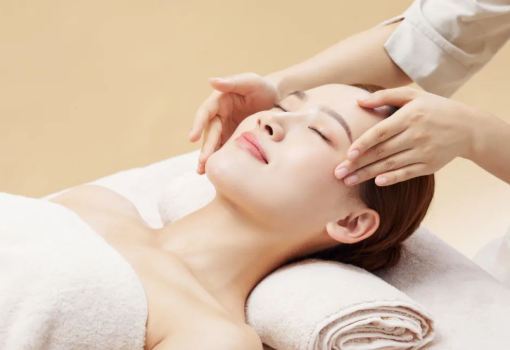 The correct way to open the head massage